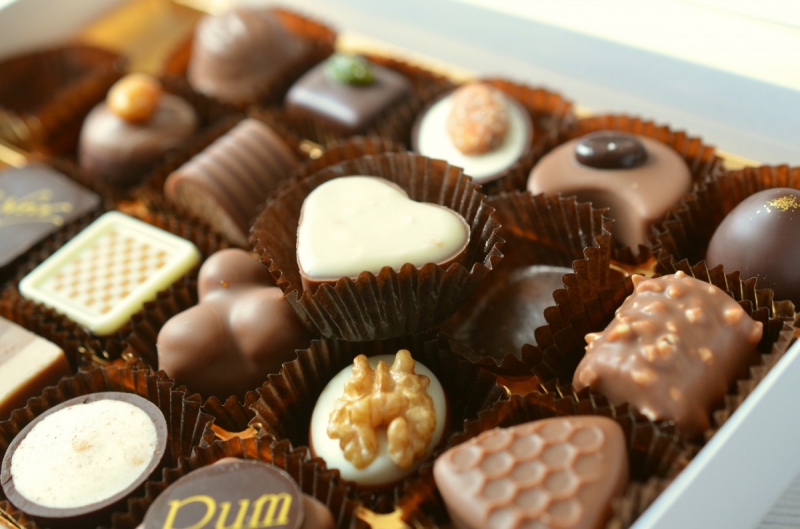 chocolaterie-MONTFERRAT-min_chocolates_food_candy_calories_nibble_chocolate_heart-782043